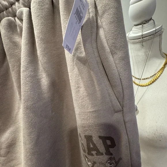 GAP Disney Sweatpants - Picture 16 of 16